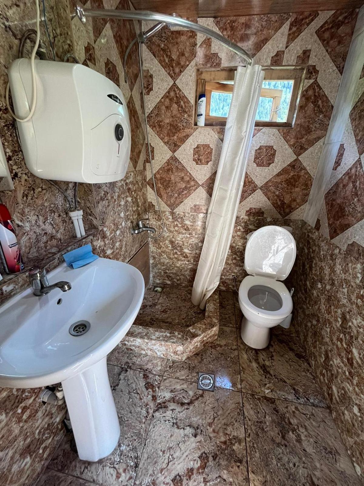 Tsknari Oda Oni Exteriör bild