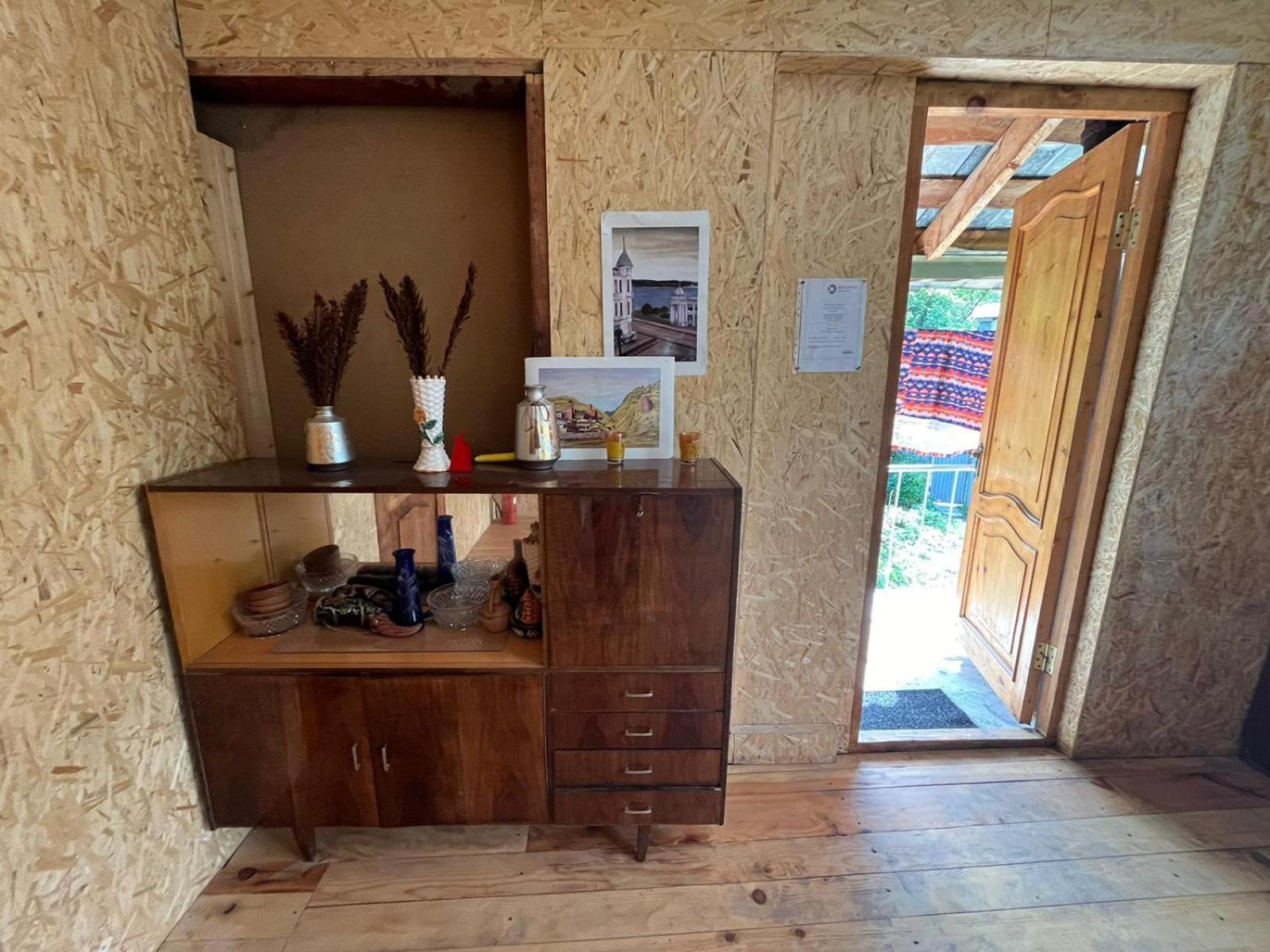 Tsknari Oda Oni Exteriör bild
